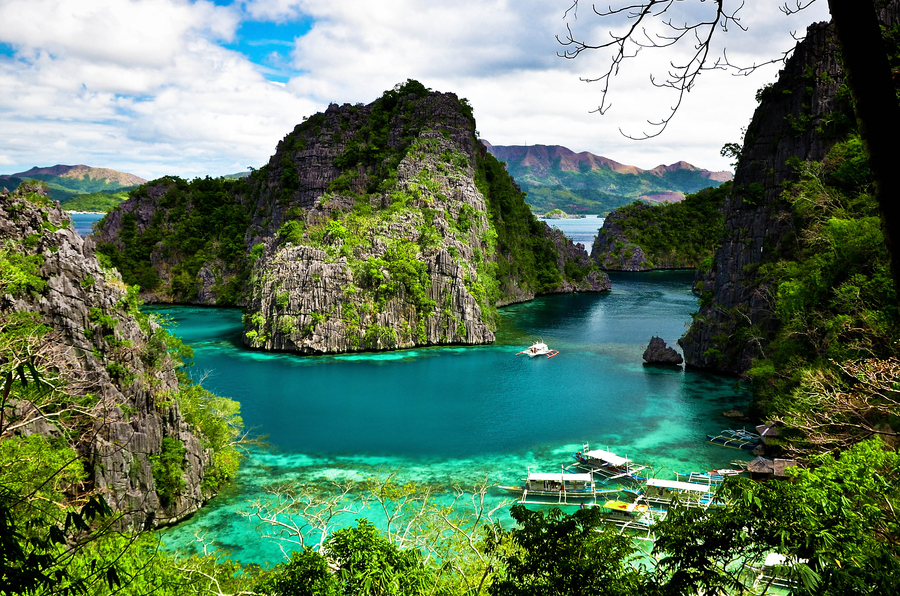 Coron island in Philippines: A paradise for divers in search of wrecks